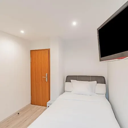 エルクマン ホテル 3*