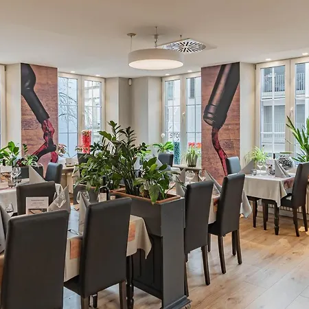 ホテル エルクマン 3*